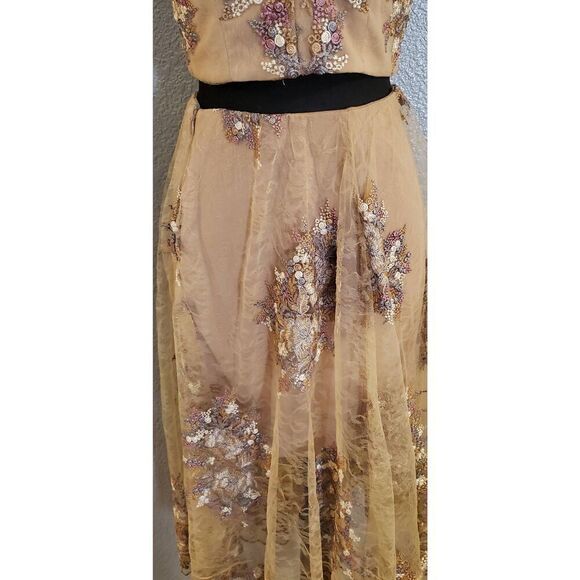 Dress the Population Juliana Floral Embroidered 2-Piece Set‎ Top & Skirt - Picture 7 of 16